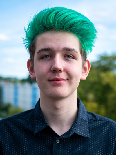 02dc0213e2 headshot
