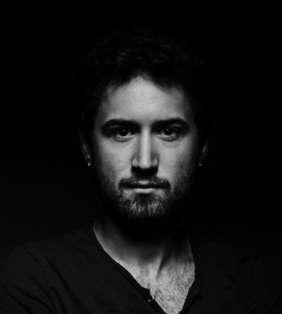 26f399ea30 headshot